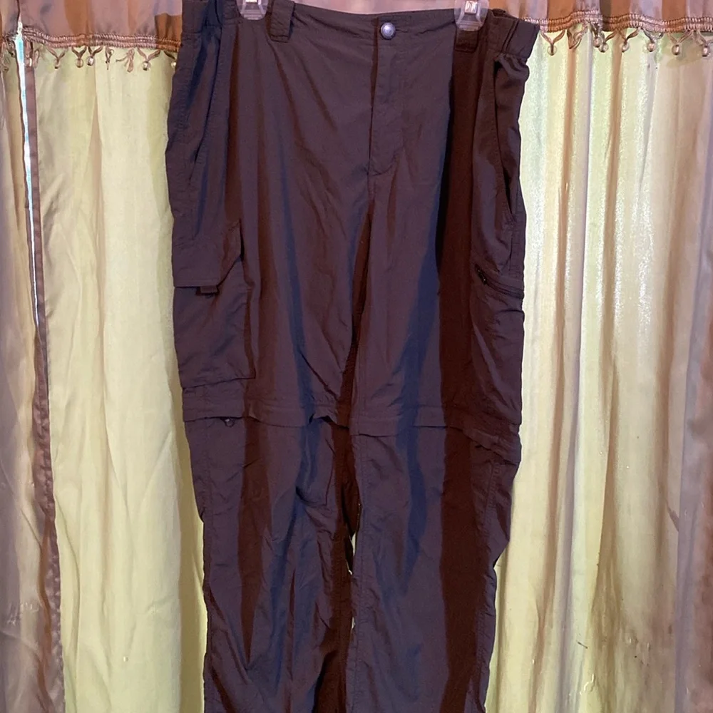 Columbia 38x32 pants/shorts omni-shade